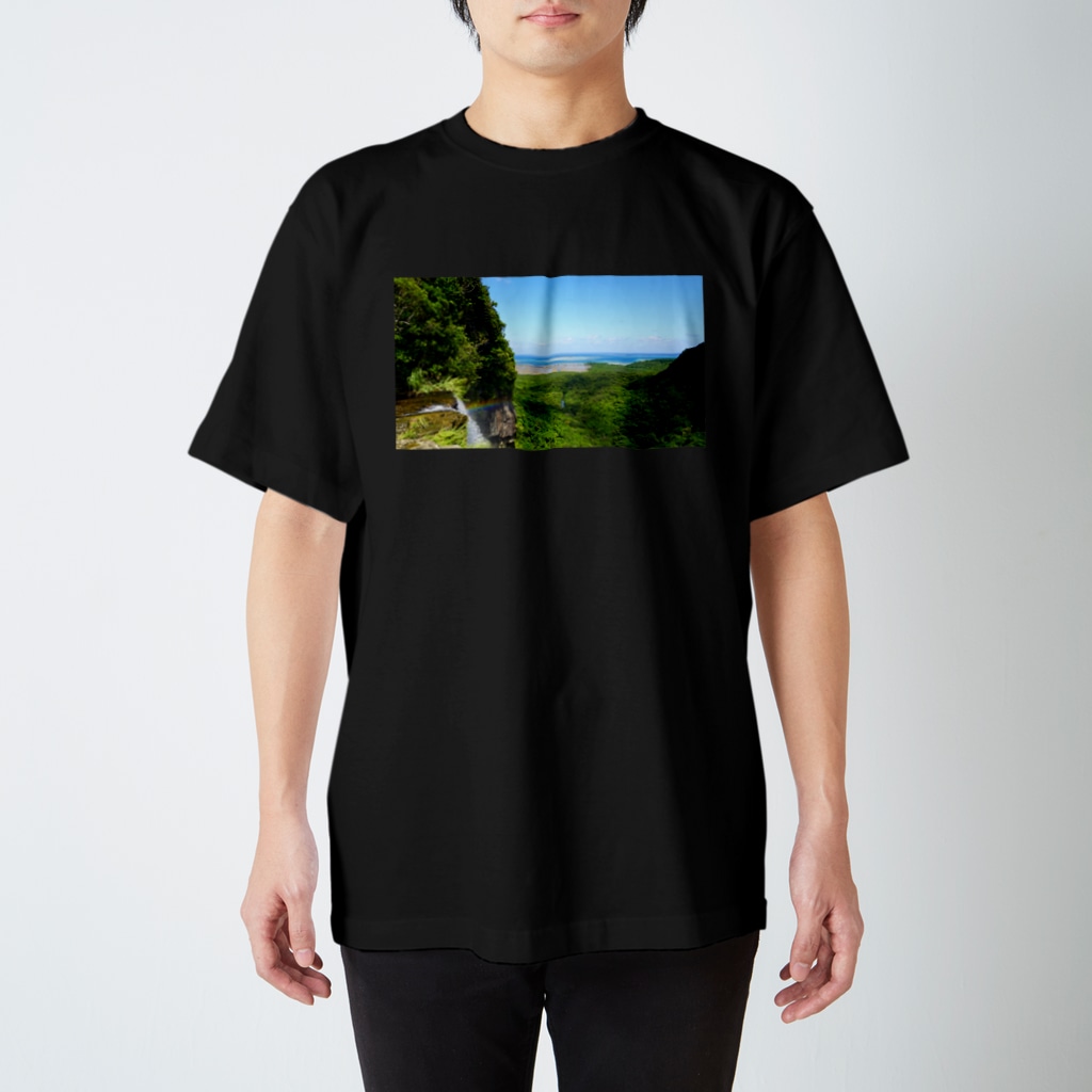 直翅類.jpの西表島　ピナイサーラの滝 Regular Fit T-Shirt