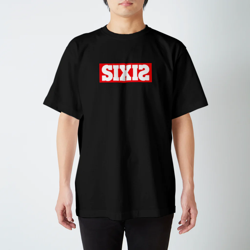 SIXISのSIXIS RED BOX LOGO. スタンダードTシャツ