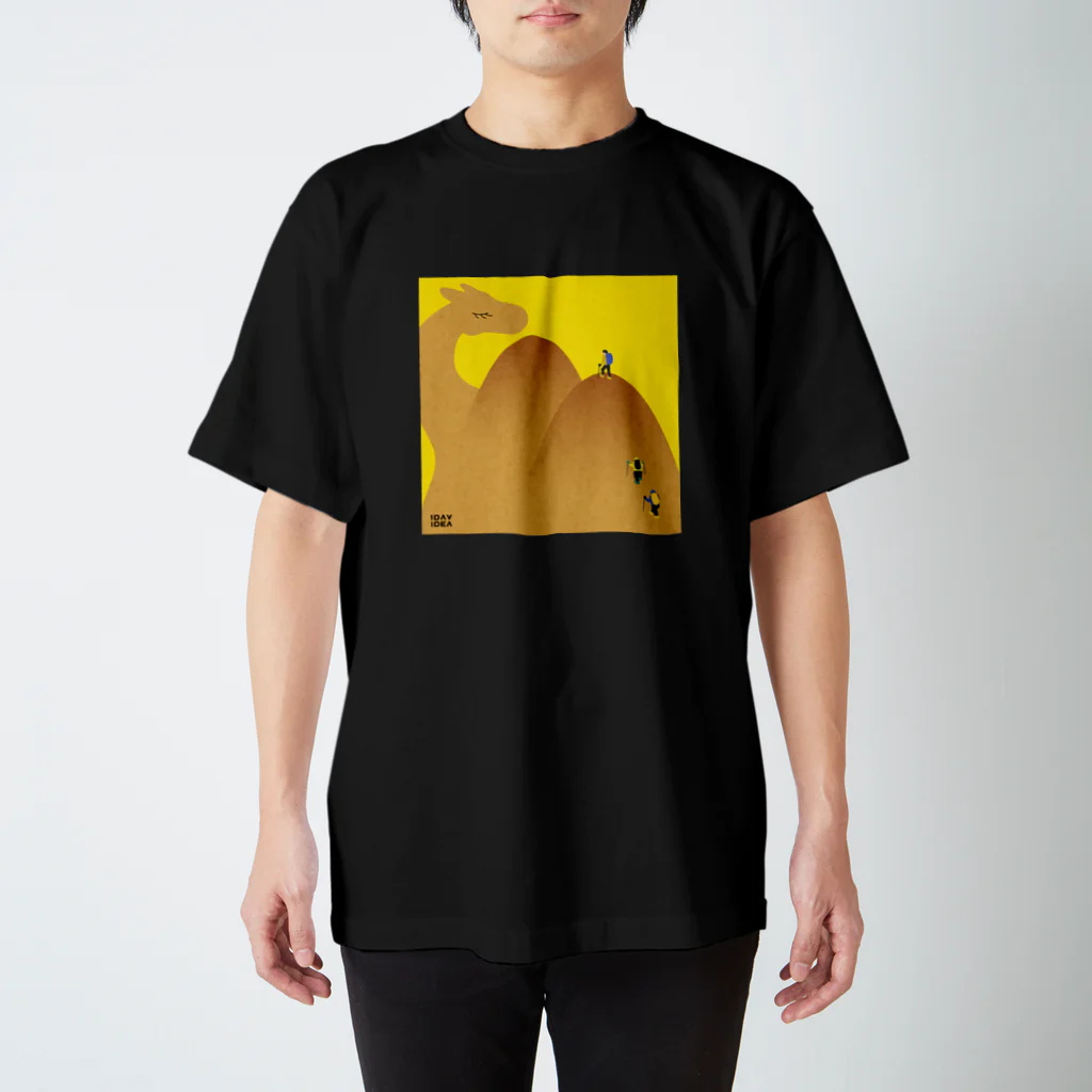 ワンデー アイデアのラクダのコブ登山 Regular Fit T-Shirt