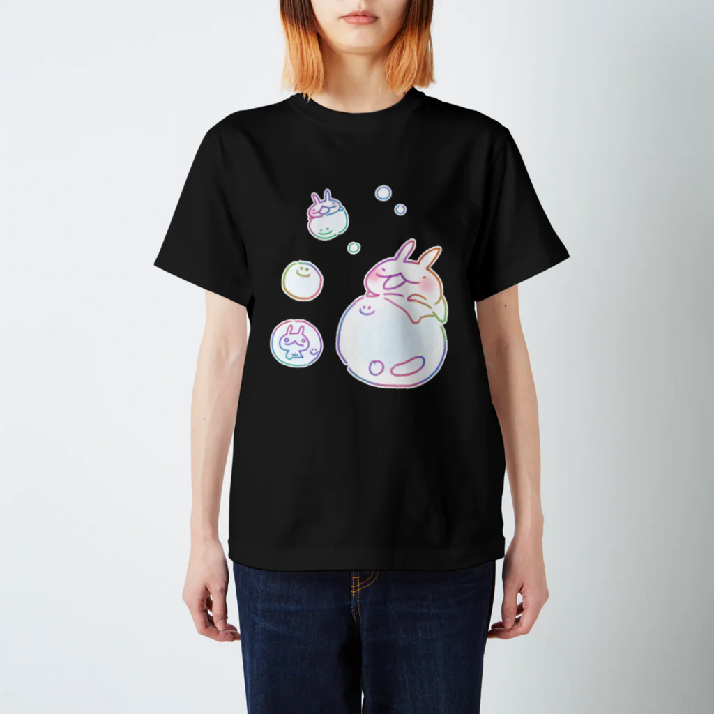 うさぎぶのしゃぼんだんご　ちょっと濃い目で色塗ってある スタンダードTシャツ