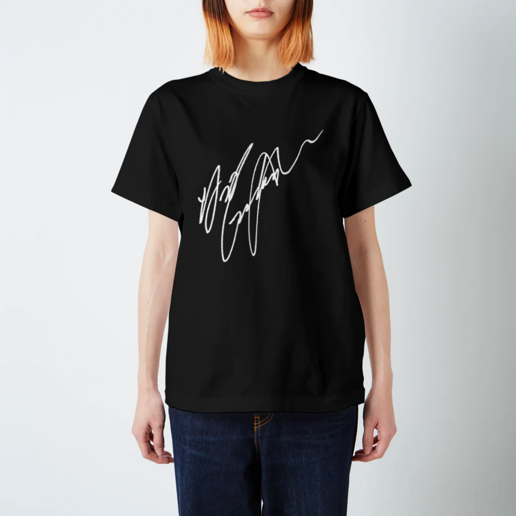 akamisodesignのサインってわかんないよね… Regular Fit T-Shirt