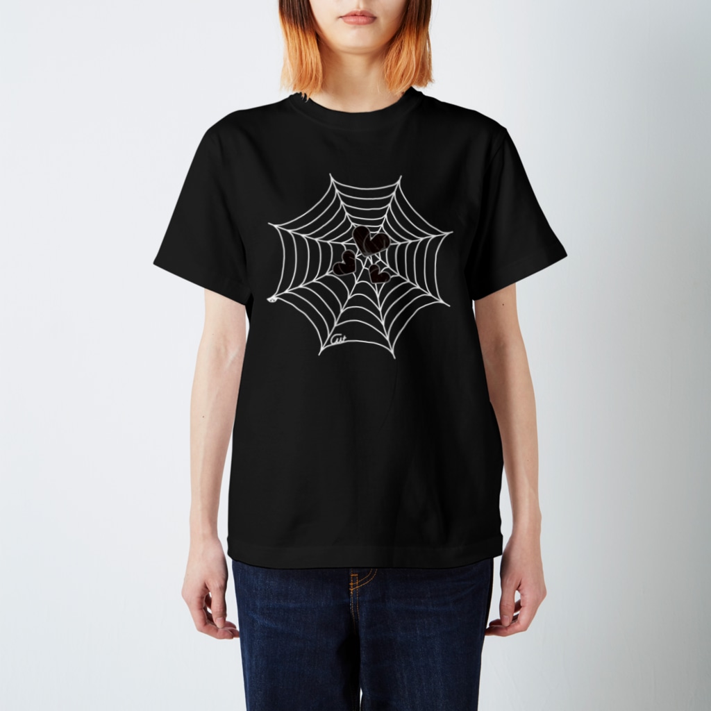 イラスト MONYAAT のハートをキャッチな蜘蛛の巣 Regular Fit T-Shirt