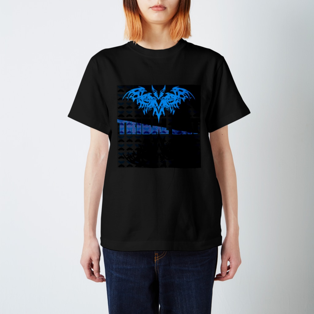 Ａ’ｚｗｏｒｋＳのTRIBAL☆BAT MIRROR BLU&BLK Regular Fit T-Shirt