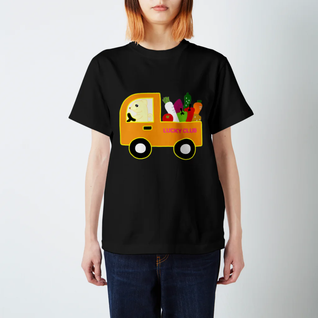 LUCKY CLUBの軽トラ運転ラッキーちゃん Regular Fit T-Shirt