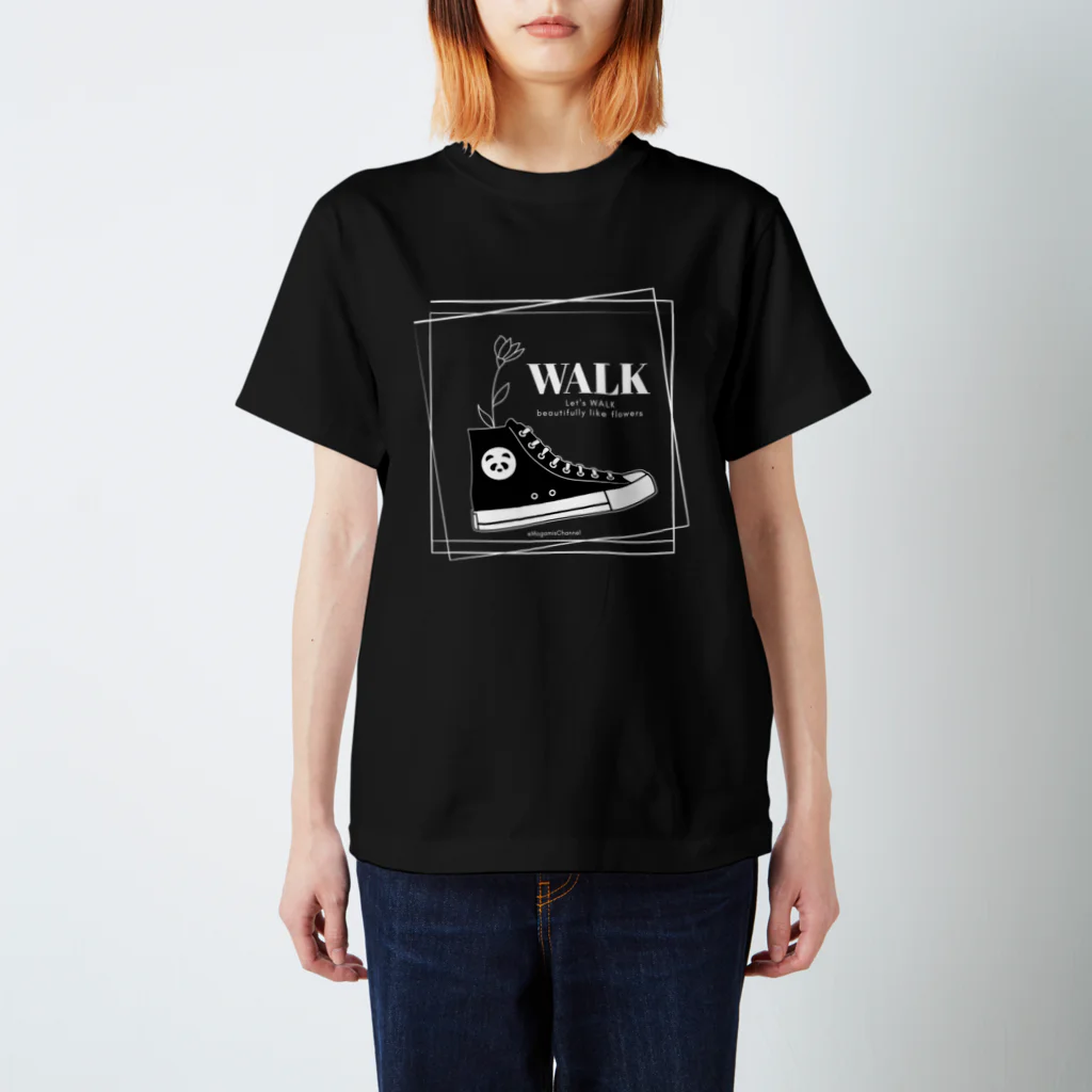 もがみ家ショップSUZURI店の【2023'小さな勇者誕生記念】Let's WALK シリーズ(クロ) Regular Fit T-Shirt