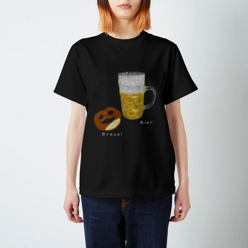 Handgestrickt Ju shopのBrezel und Bier ／ブレッツェル＆ビール【白文字】 スタンダードTシャツ