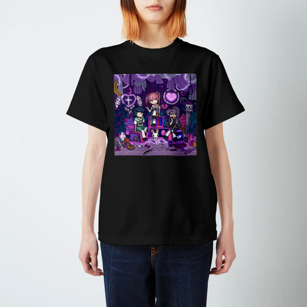💗江崎びす子officialスズリ💗の私達の秘密基地 Regular Fit T-Shirt