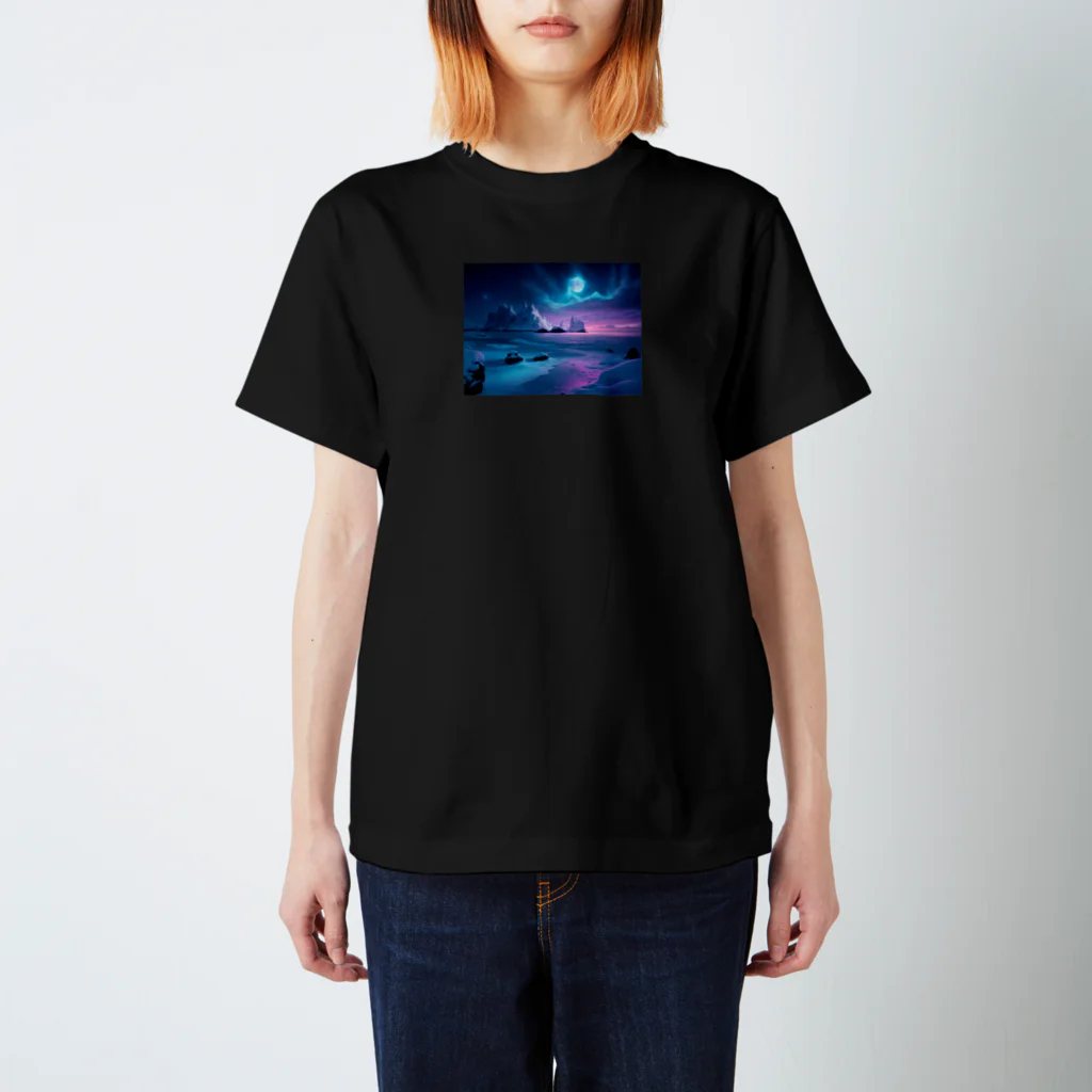 RetroRevive Treasuresの月とネオンの海辺 スタンダードTシャツ