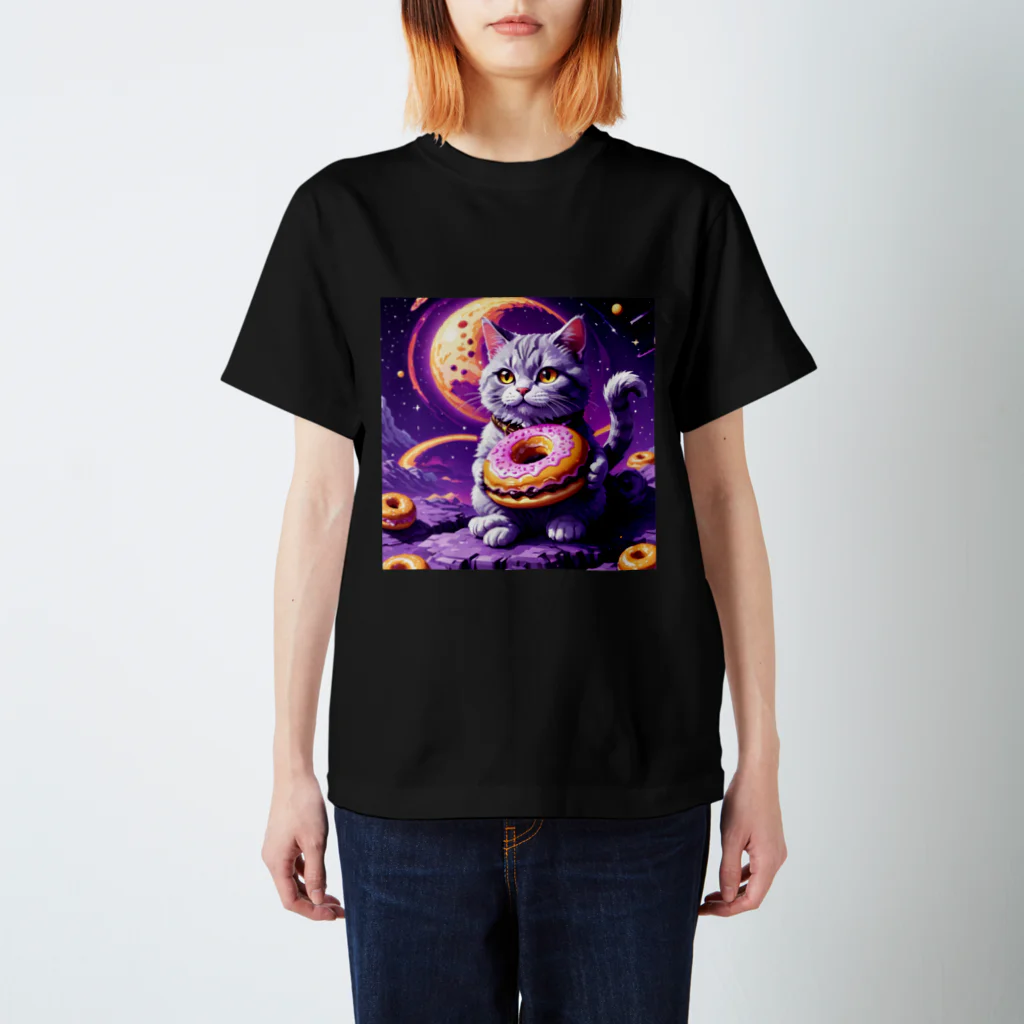 メロンパン猫の土星でドーナツ食べたい Regular Fit T-Shirt