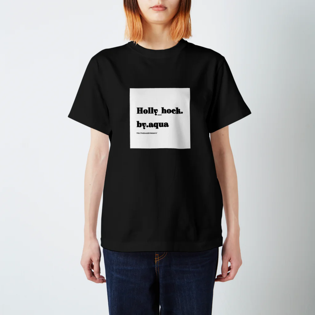 Holly_hock. by.aquaのHolly_hock. by.aquaロゴTシャツ  ブラック Regular Fit T-Shirt