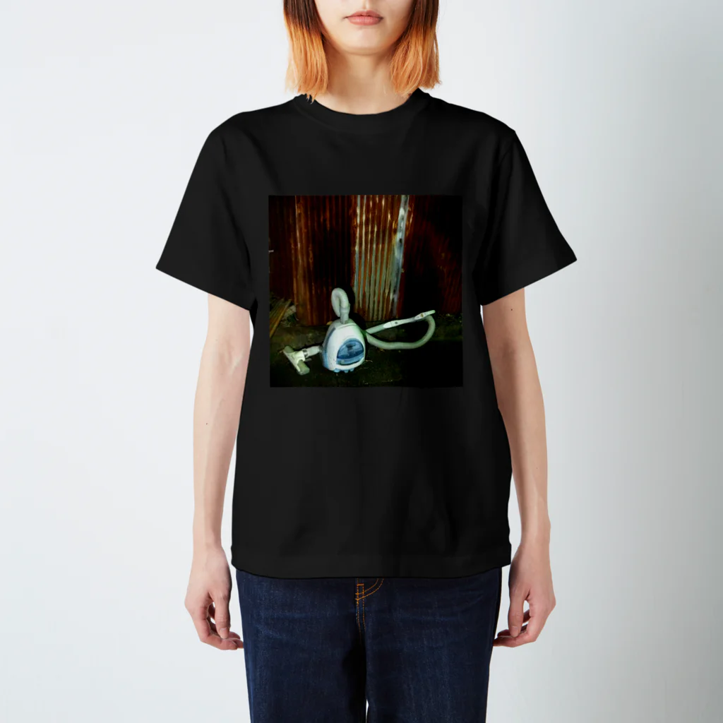 l̸̴̟b᷊tͨṃ̸ͤ͒͐͞p͜lzのtrash スタンダードTシャツ