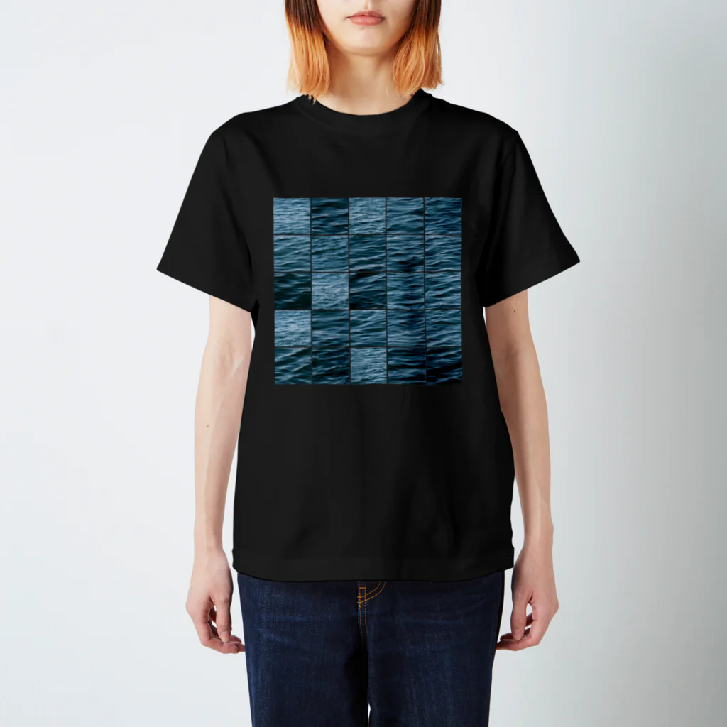 tag worksのSurface PUZZLE TEE/Sumi Regular Fit T-Shirt