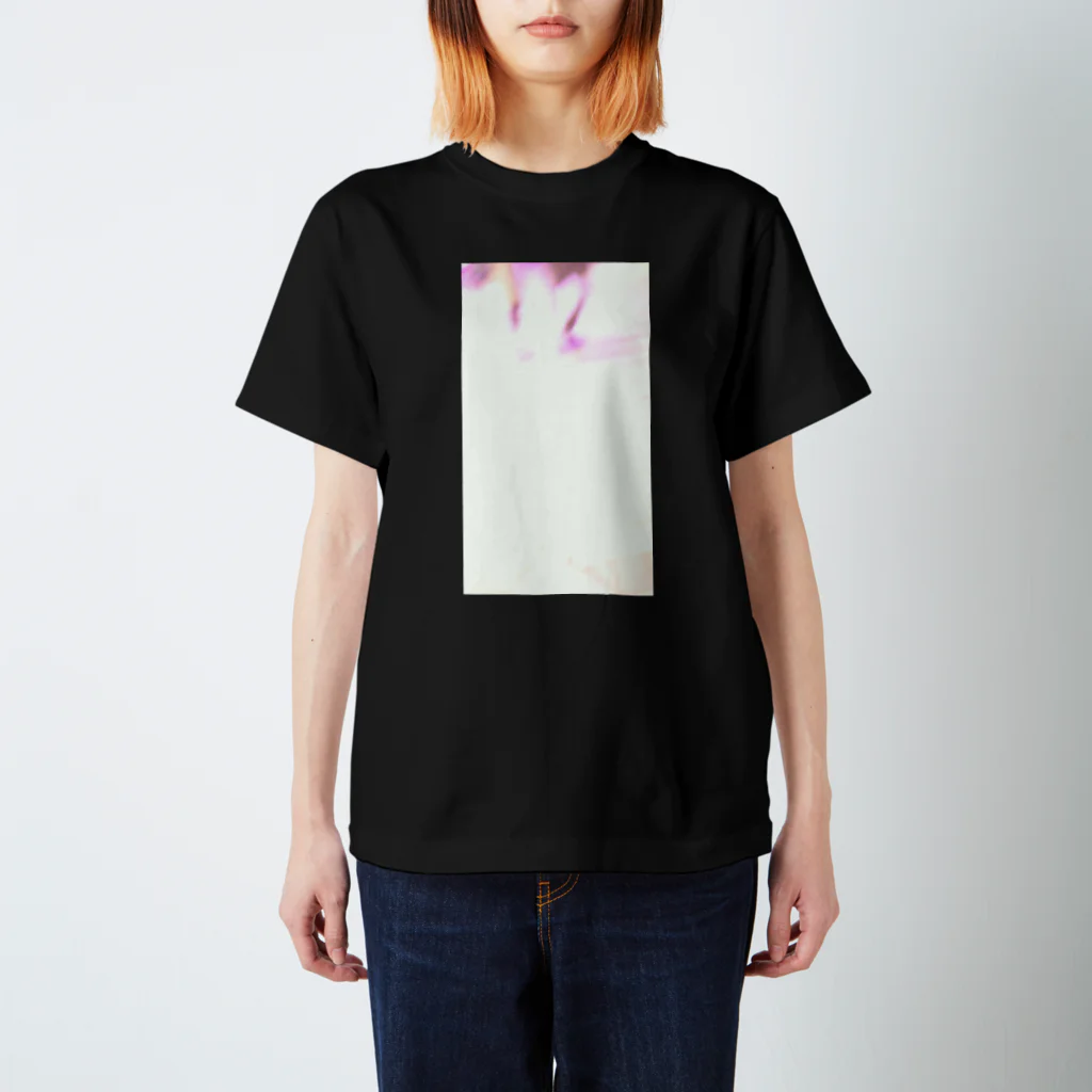 OMOiTSUKIのPINKあんよ Regular Fit T-Shirt