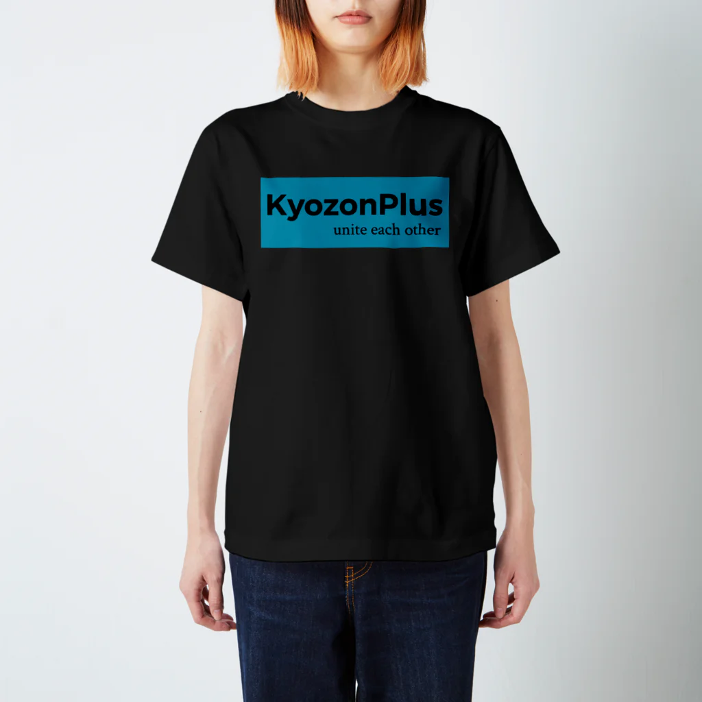 kyozonplusのロゴプレート　kyozonplus スタンダードTシャツ