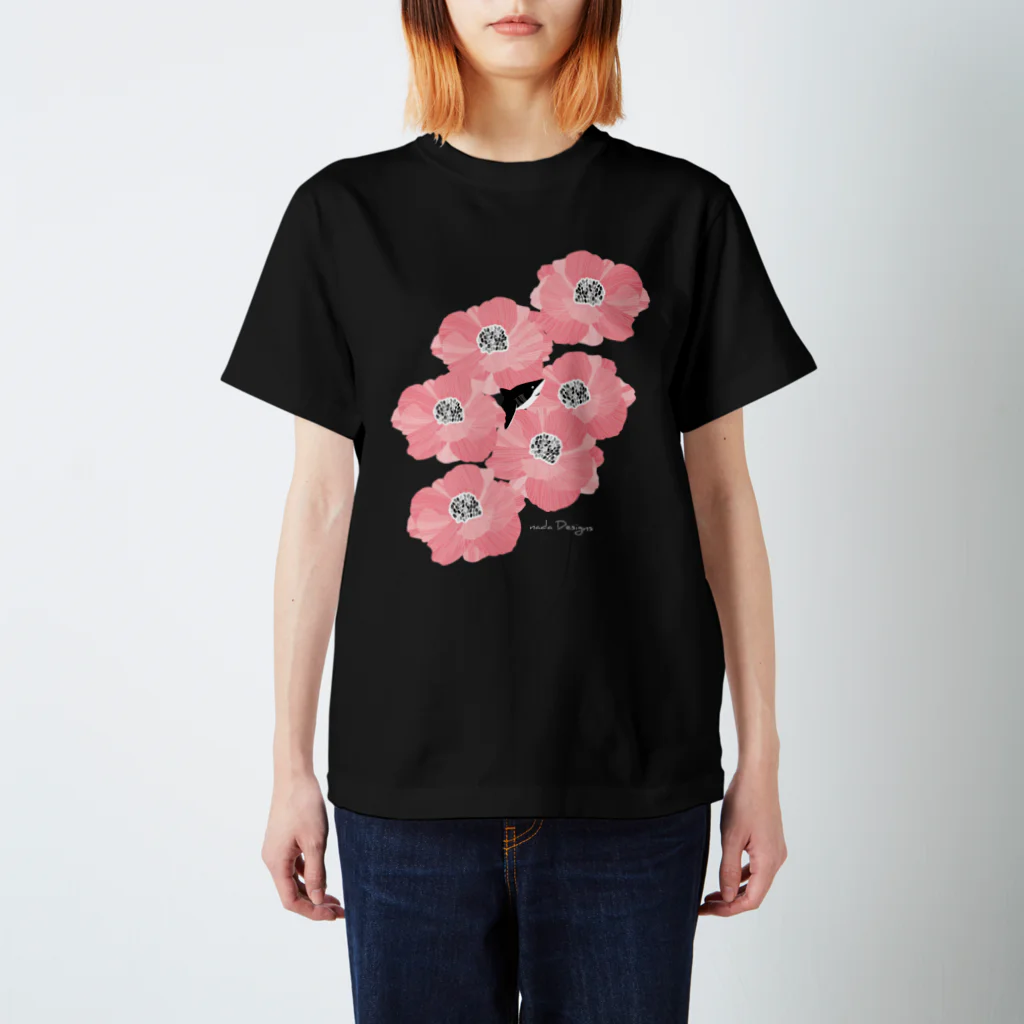 さかたようこ / サメ画家の花とサメ Regular Fit T-Shirt