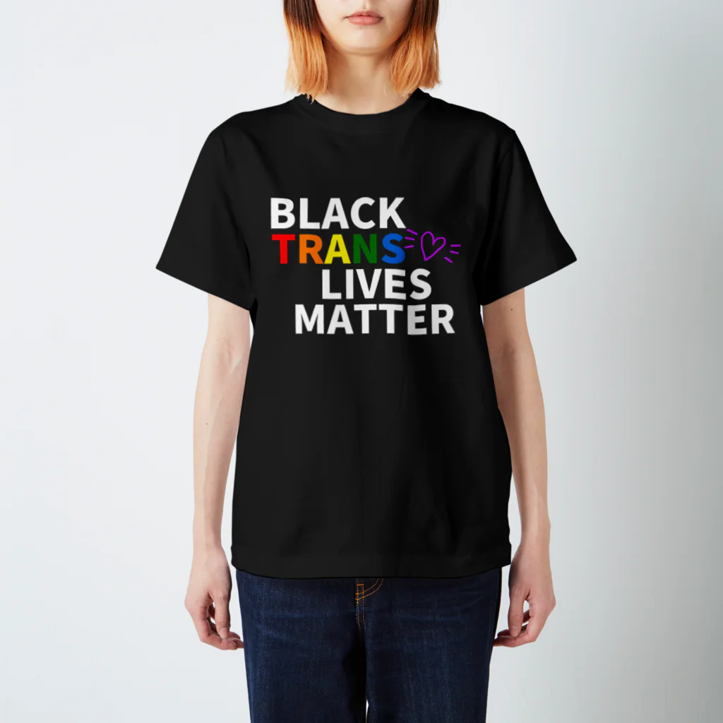 RIRI_designのBLACK TRANS LIVES MATTER（ブラック・トランス・ライブス・マター）白 Regular Fit T-Shirt