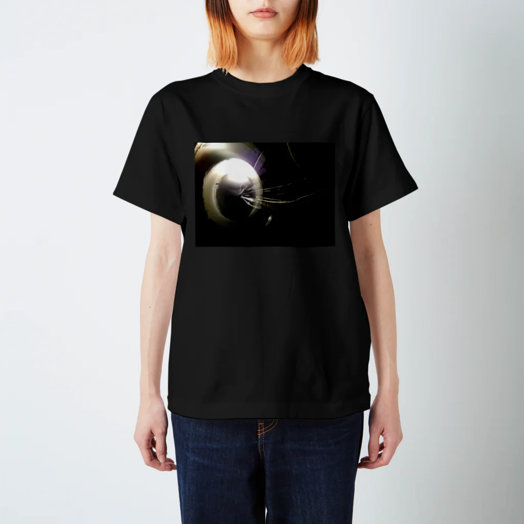 cellopha__のnight Electronic engine. Regular Fit T-Shirt