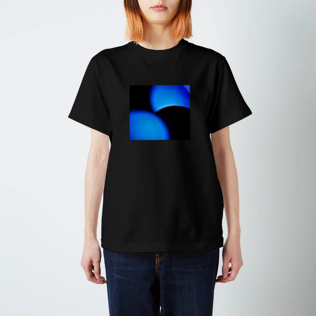 りょんしーのBLACK × BLUE  by RYONCHY Regular Fit T-Shirt