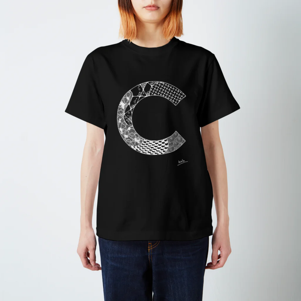 Graphic Design +αのゴシックのC Regular Fit T-Shirt