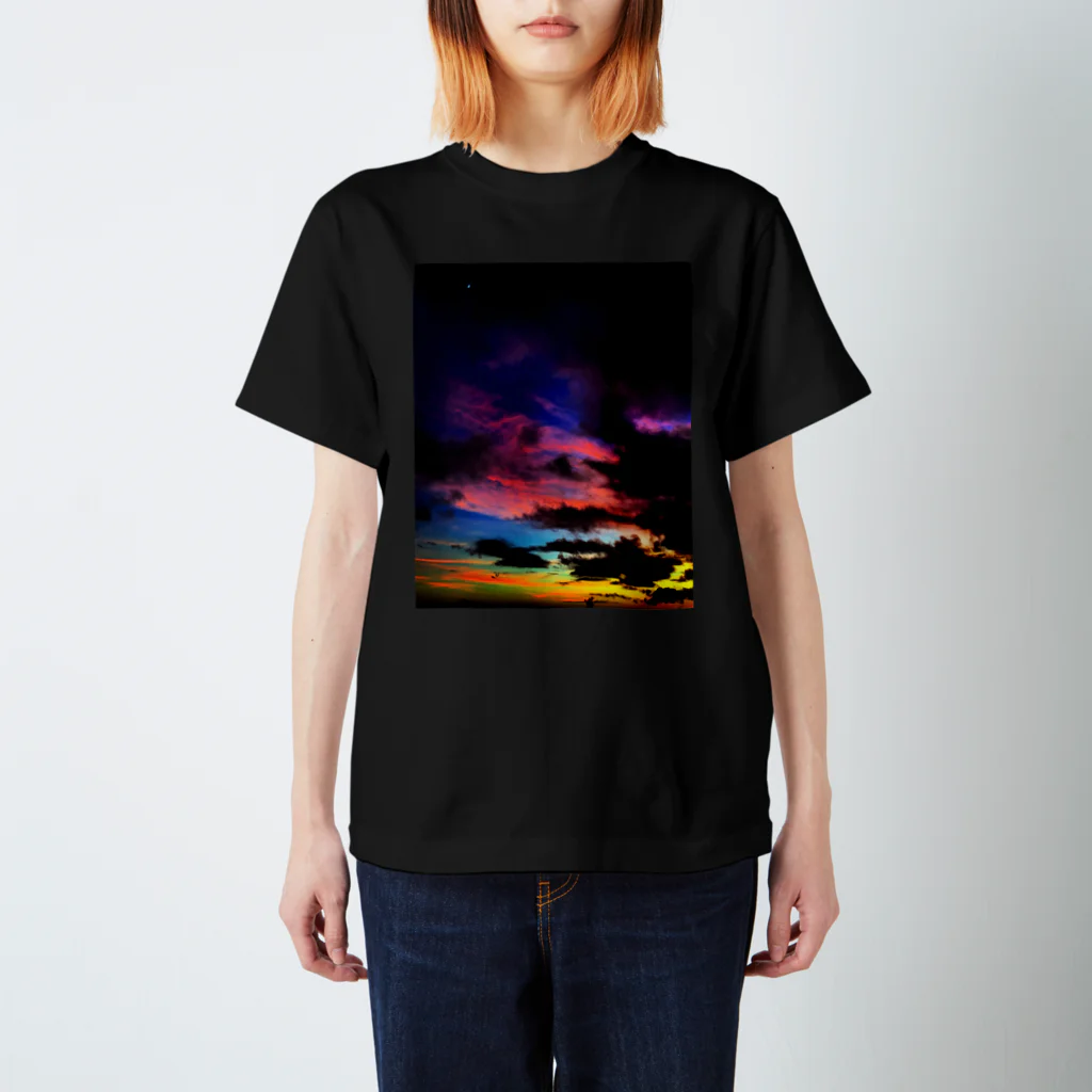 mizuphoto galleryの夜の虹 マジックアワー スタンダードTシャツ