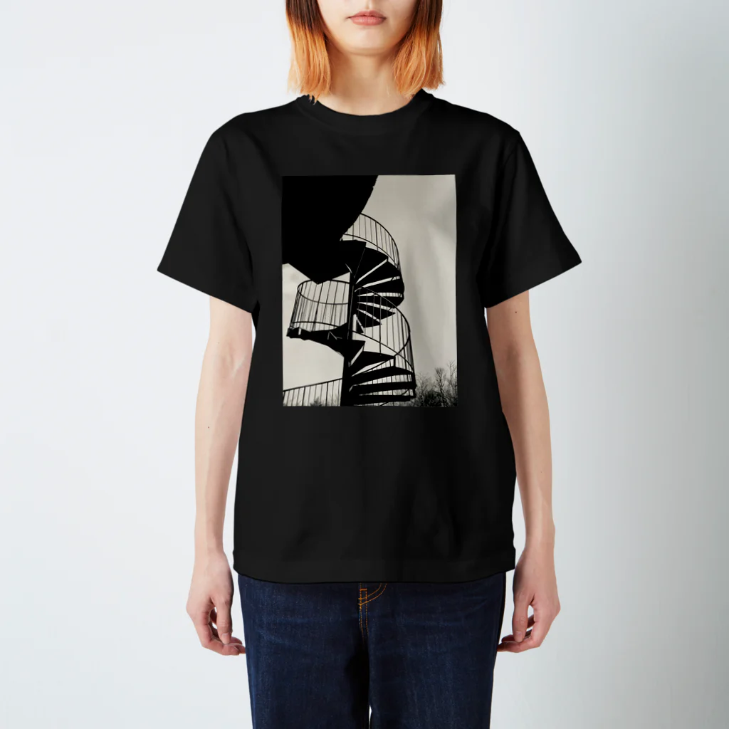 moment-noirの螺旋階段 Regular Fit T-Shirt