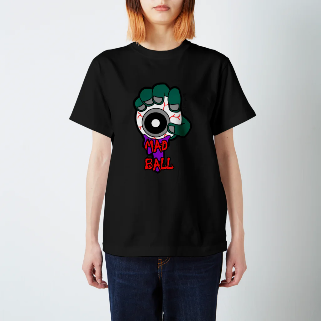 MusicJunkyのMAD BALL Regular Fit T-Shirt