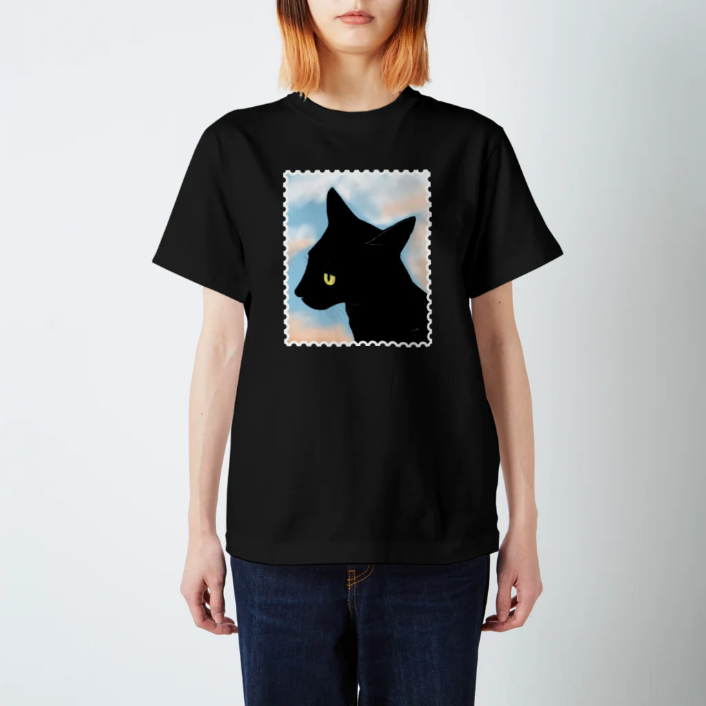 𝙽𝚘 𝚁𝚘𝚜𝚎 𝚆𝚒𝚝𝚑𝚘𝚞𝚝 𝙰 𝚃𝚑𝚘𝚛𝚗.の黒猫切手 Regular Fit T-Shirt