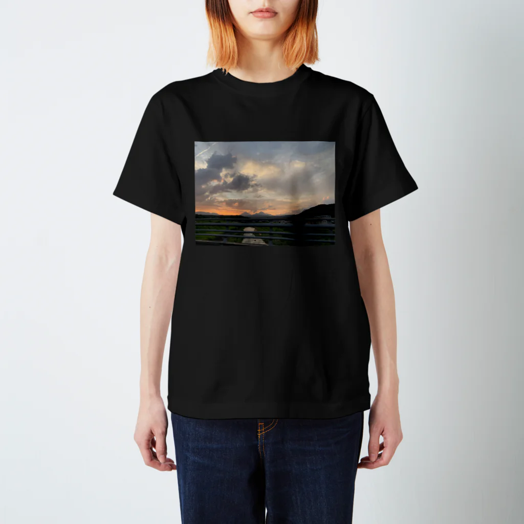 さこの萌える夕陽 Regular Fit T-Shirt