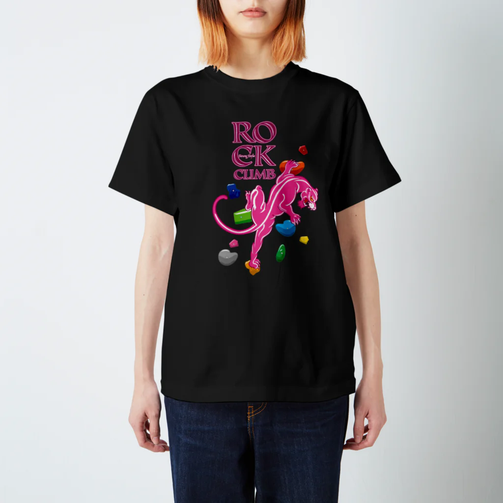 HIGEQLOのClimbing Pink Panther Regular Fit T-Shirt