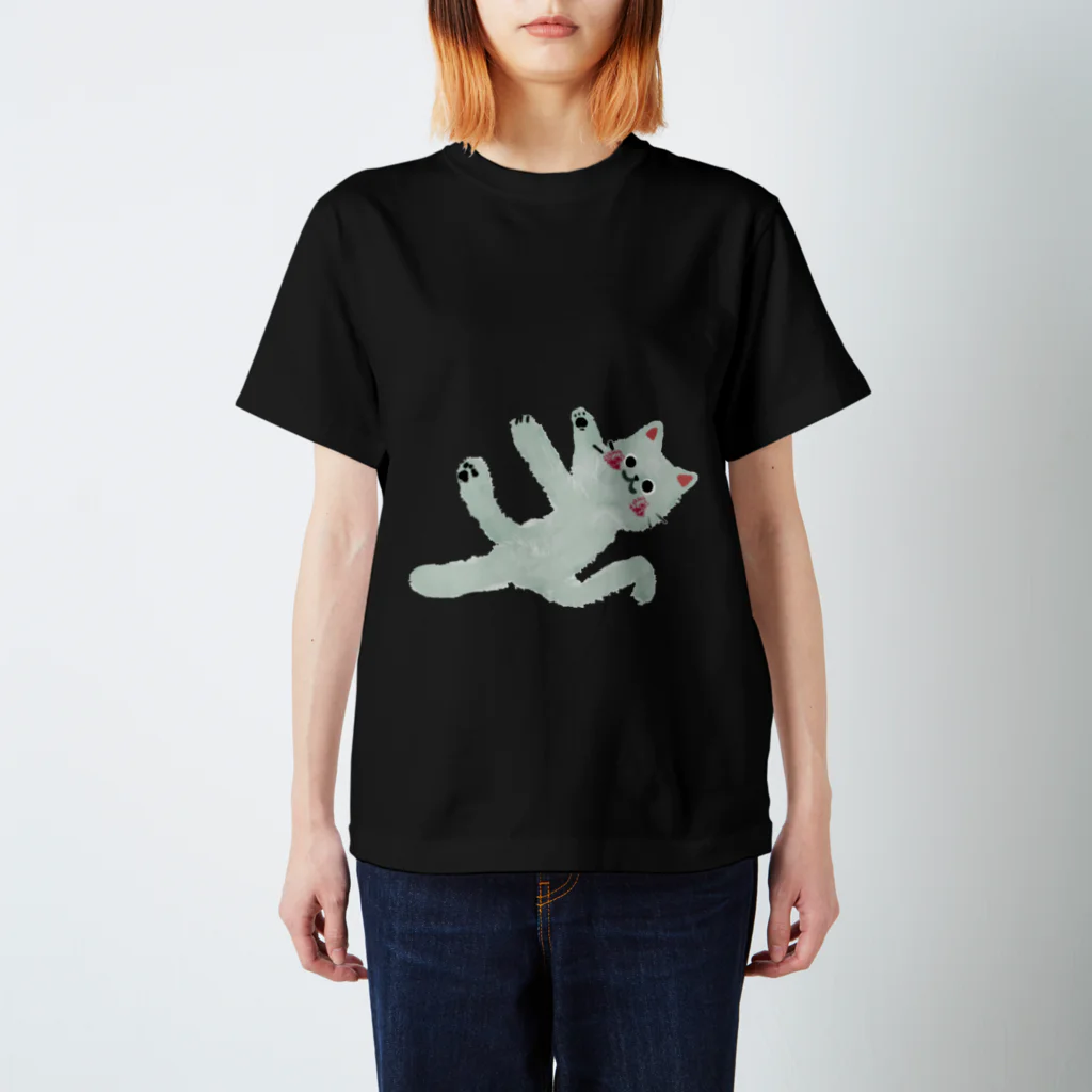 🤍一ノ瀬 彩 🐇⸒⸒ suzuri支店🤍の甘えんぼネコ【ゆめかわアニマル】 Regular Fit T-Shirt