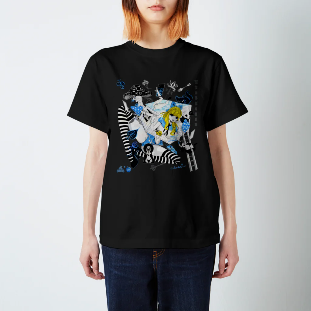 loveclonesのWEARHOUSE 家を着る少女とウサギ人形のマッドポップ Regular Fit T-Shirt