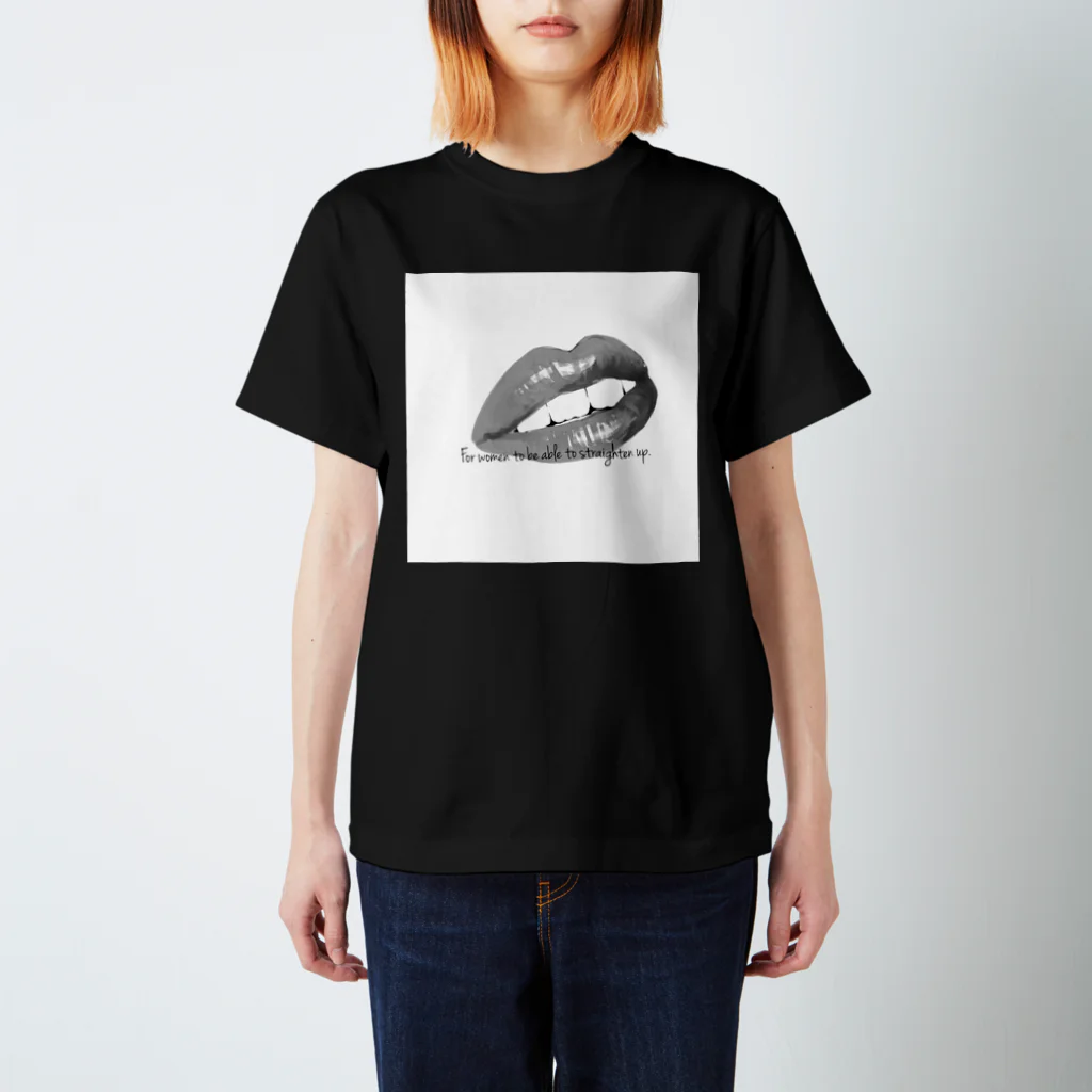 Rebeka’hiraoのLIP Message Regular Fit T-Shirt