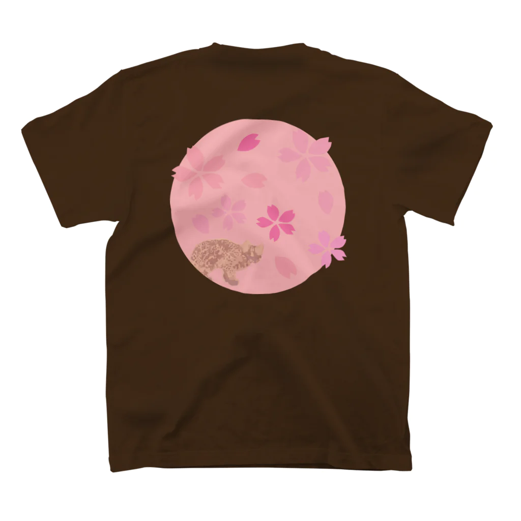 ハロー! オキナワのイリオモテヤマネコ　桜 スタンダードTシャツの裏面