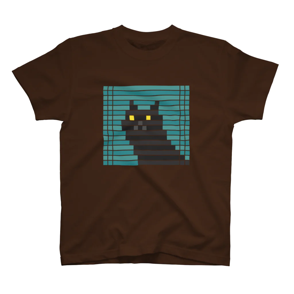 きなこしあんこの眼が光る黒猫 Regular Fit T-Shirt