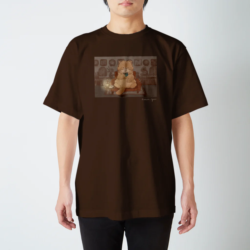 coeur.yu（クードットユー）の「眠れぬ夜のミルクココア」 Regular Fit T-Shirt