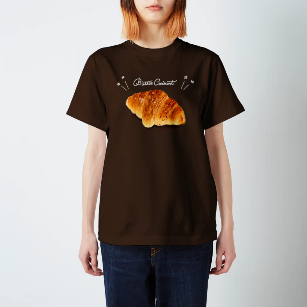 いわさきまゆこ｜食べ物イラストのバタークロワッサン　白色チョークver スタンダードTシャツ