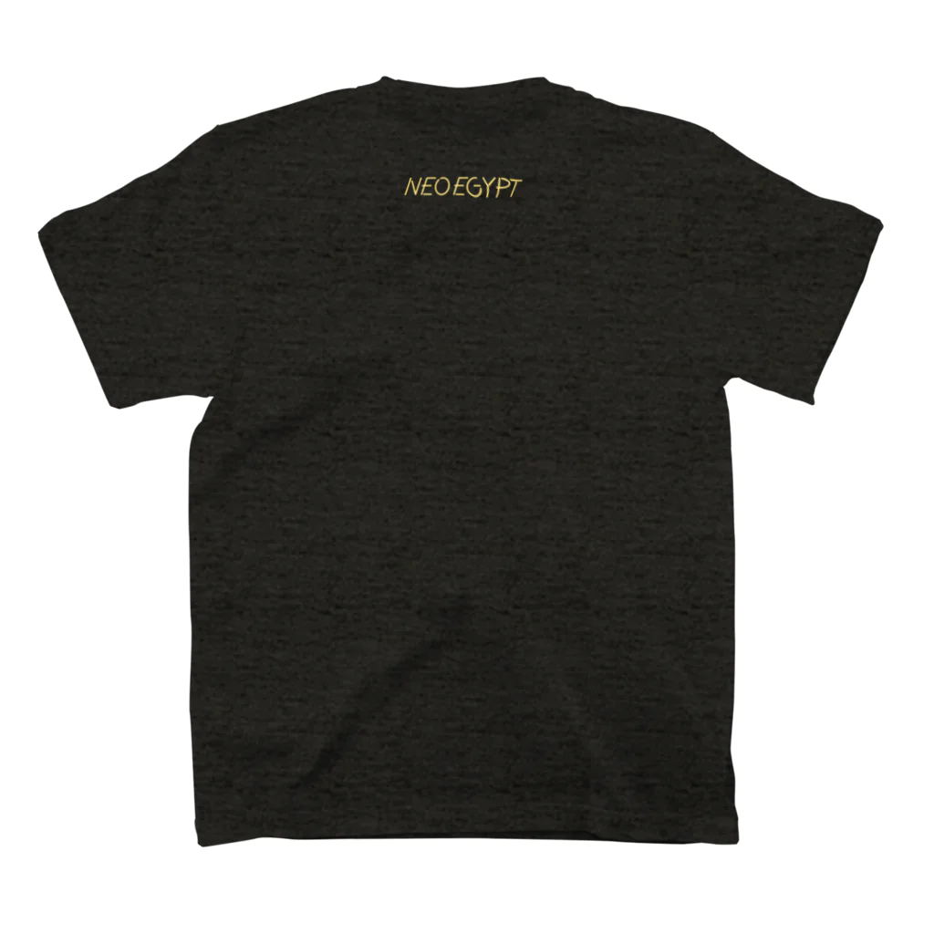 NEO EGYPTのピラミッド_ブラック Regular Fit T-Shirtの裏面