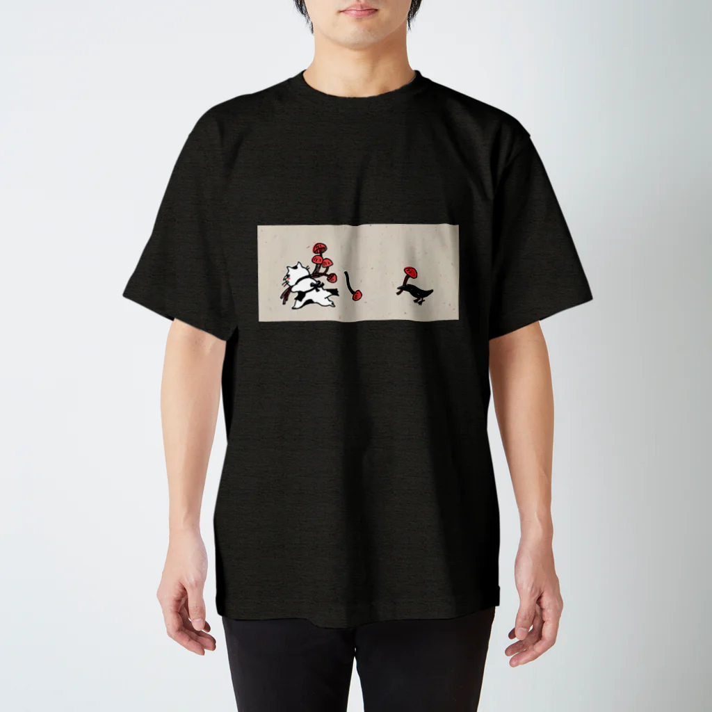 なまらやの鴉ときのことなまら猫 Regular Fit T-Shirt