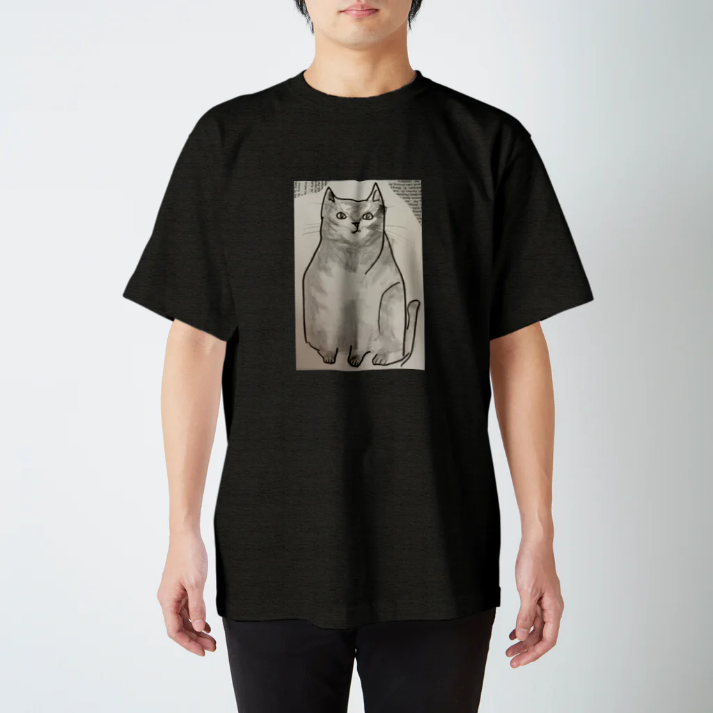 narudahausの落ち着きのある猫 スタンダードTシャツ