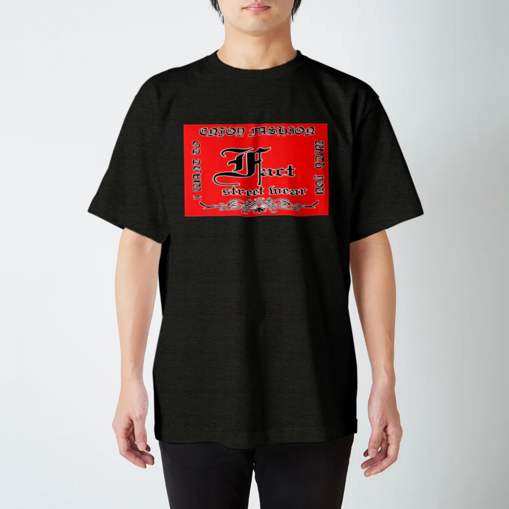 FACT street wearのfact street wear メインロゴ1st T黒赤 Regular Fit T-Shirt