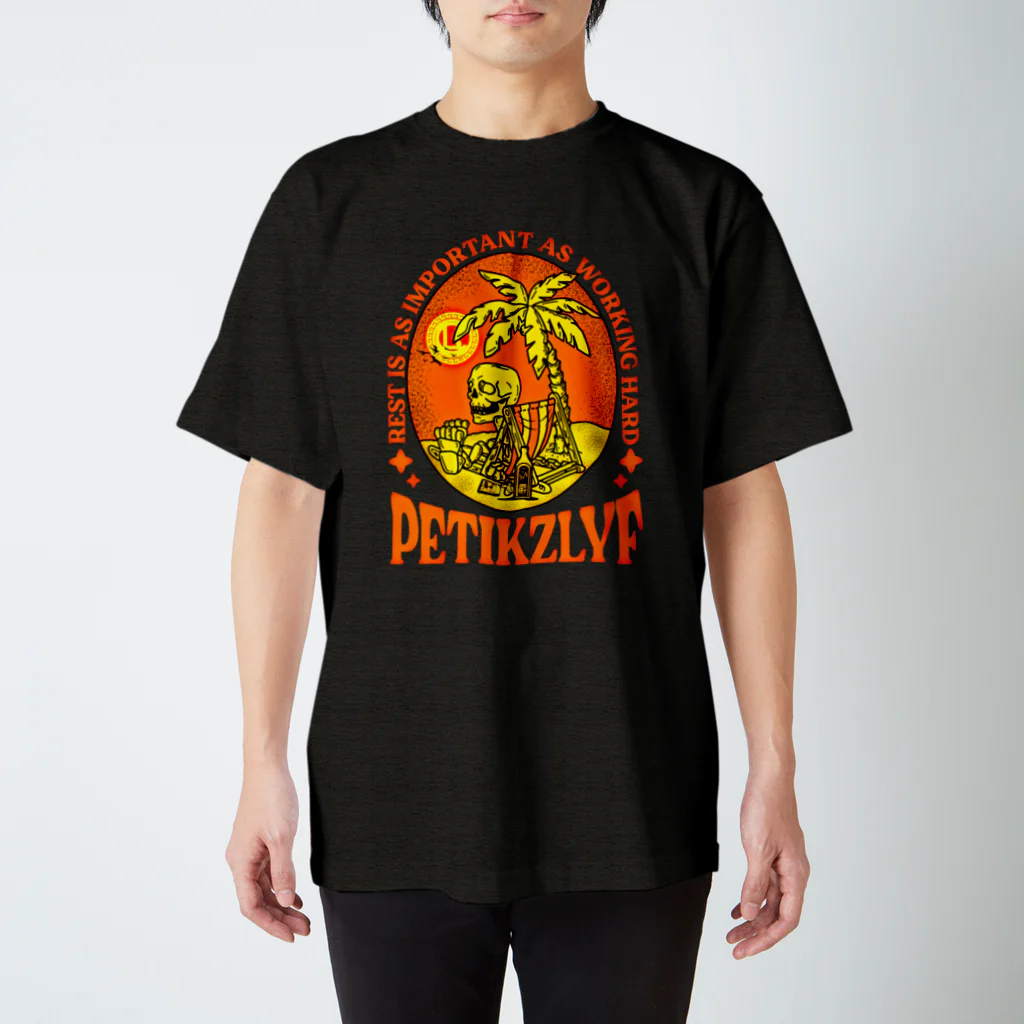 Petikz LYF ClothingのPLC - Rest Regular Fit T-Shirt