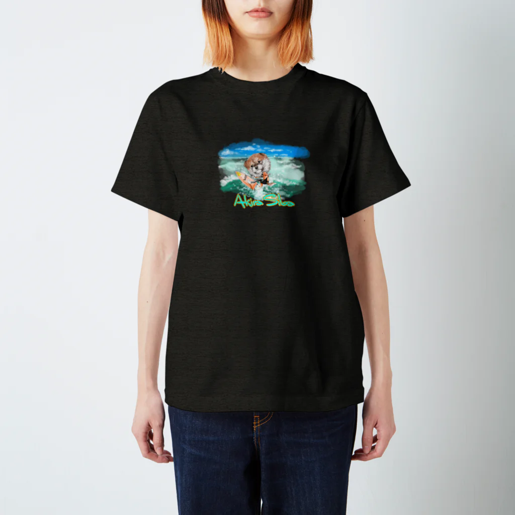 かわいいにゃんことワンコの絵のお店のAKIRA.柴 Regular Fit T-Shirt