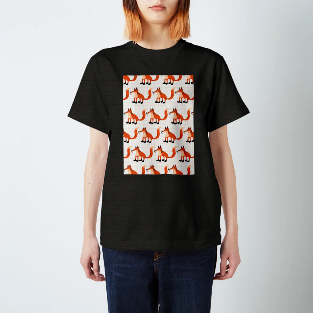 Tania NobukovskiのKITSUNE PATTERN スタンダードTシャツ