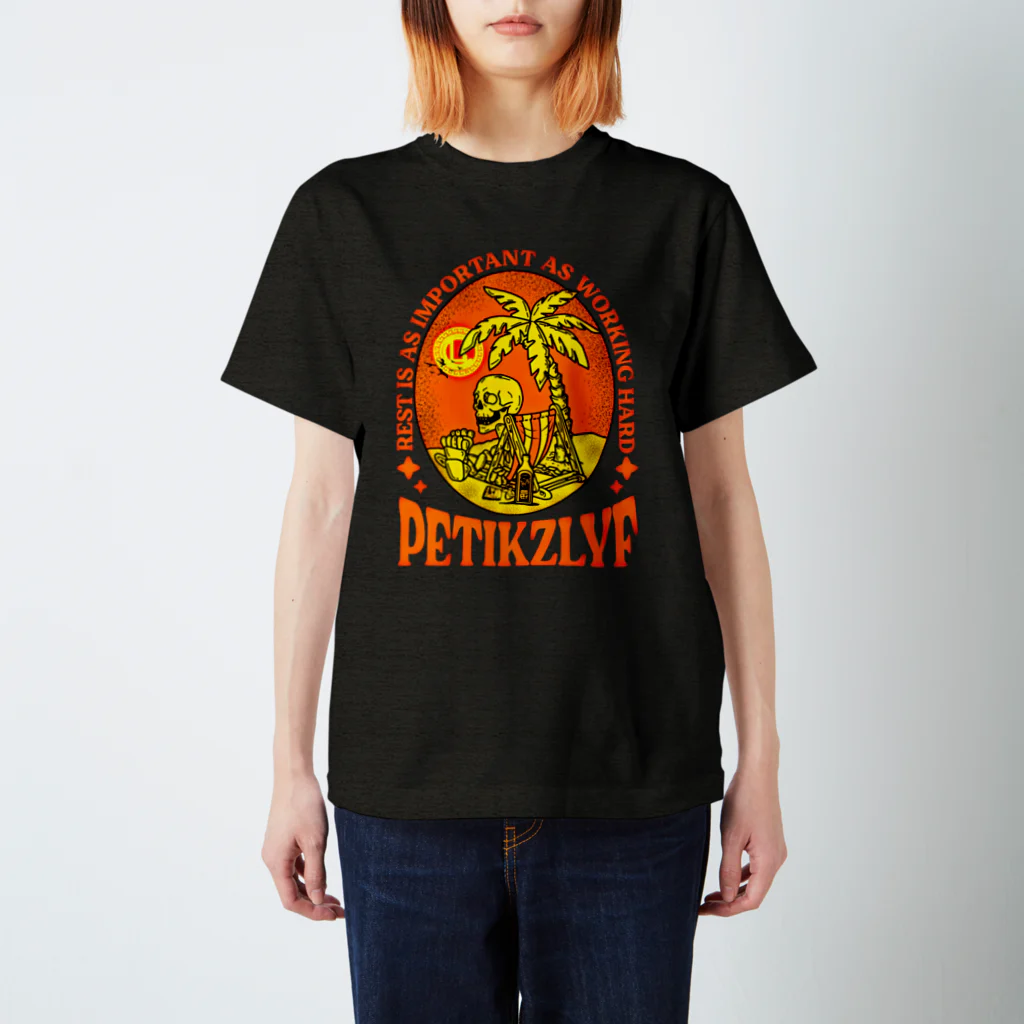 Petikz LYF ClothingのPLC - Rest Regular Fit T-Shirt