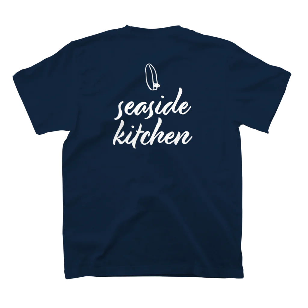 たつおと海子 公式ショップのSeasideKitchen（シンプル_ホワイト） Regular Fit T-Shirtの裏面