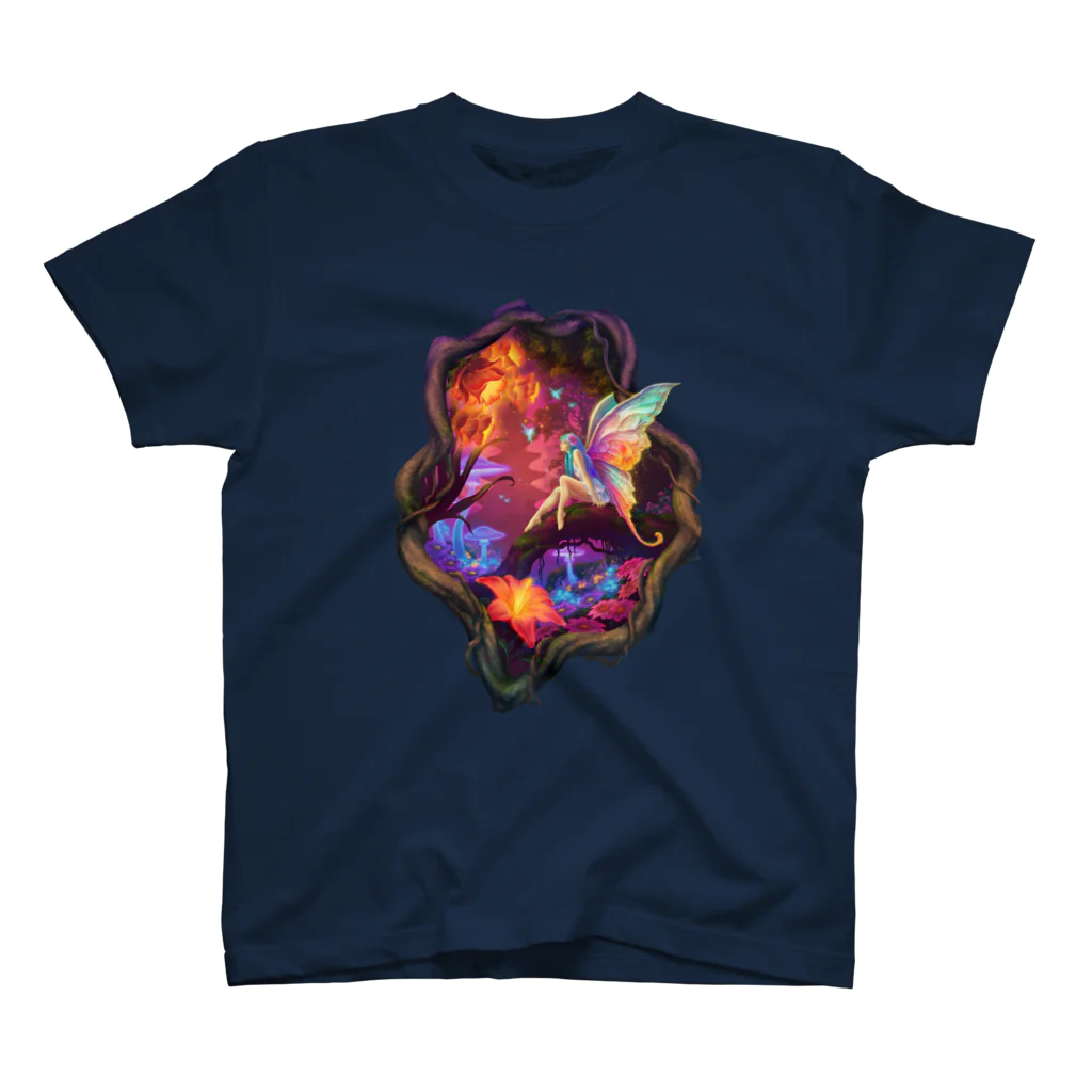 アトリエ彩楽（しゃらく）雑貨店の森の妖精＜虹色の囁き＞ Regular Fit T-Shirt