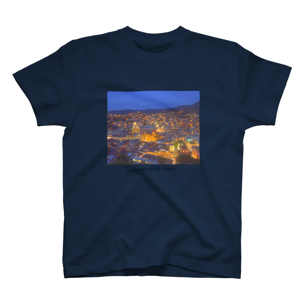 旅ごころのGuanajuato 01 -night- / ピピラの丘（夜） スタンダードTシャツ