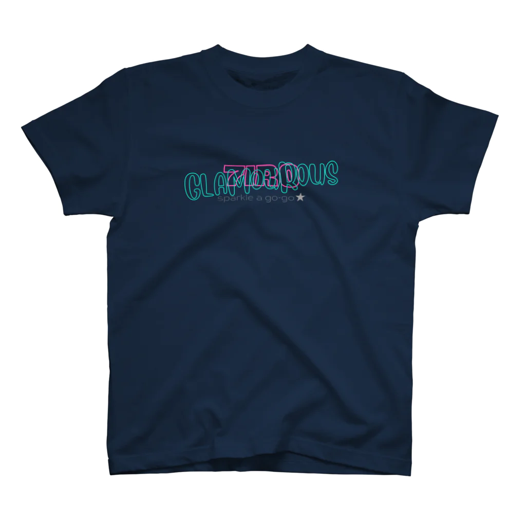 7IRO GLAMOUROUSの7IRO GLAMOUROUS＜黒、濃色系＞ロゴTシャツ Regular Fit T-Shirt