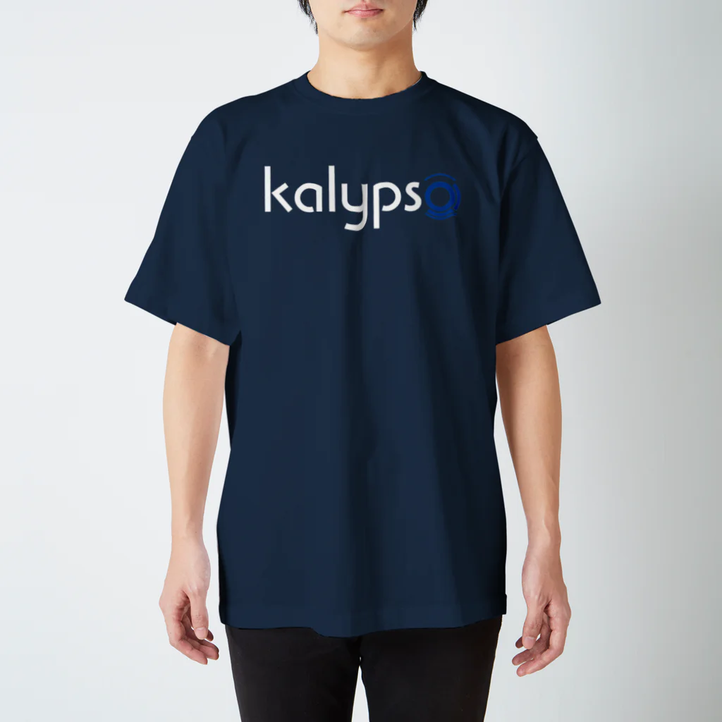 カリプソメディア【公式】ショップ  Kalypso Media Japanのカリプソメディア ロゴ【カラーデザイン1】 Kalypso Media logo (color1) スタンダードTシャツ