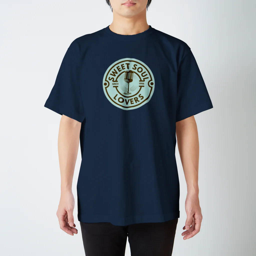 soul_mateのSweet Soul Lovers★クラシックマイク（ミントグリーン×チョコブラウン） Regular Fit T-Shirt